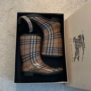 Near new Burberry Rubber Boots